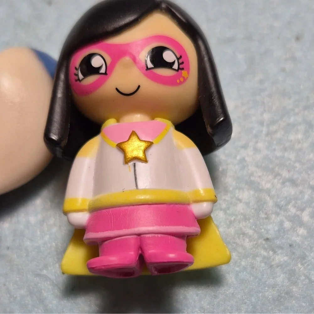 Ryan's world Lot Of 2 Mini Plastic Figures Girl and Cat